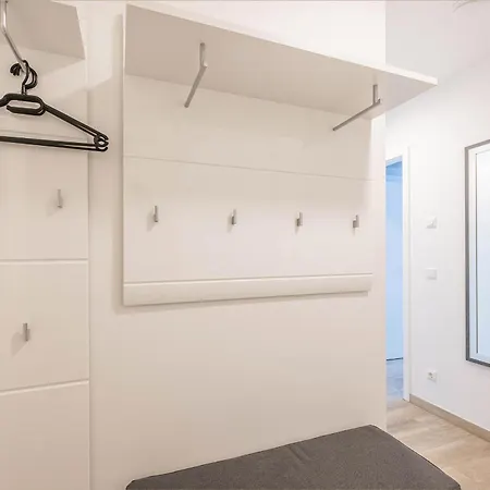 Tommy Apartment *