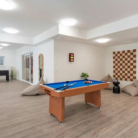 Tommy Apartment